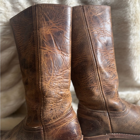 Frye Campus 14L Boots In A Distressed Brown Leather - Picture 6 of 11